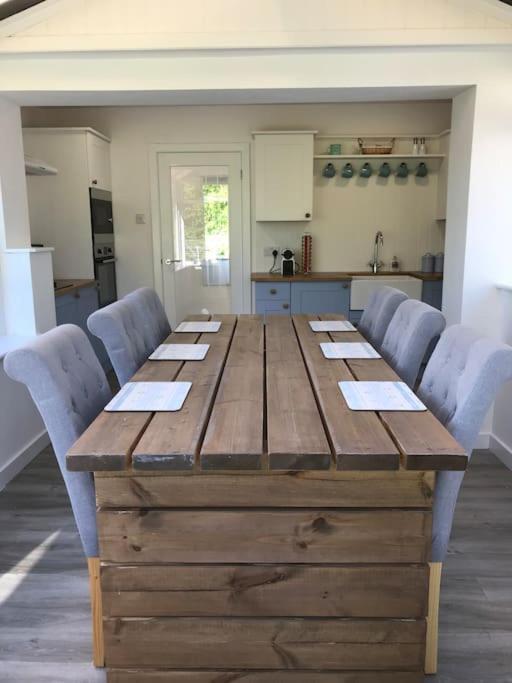 Perfect 4 Cpls & Families . Close To Everything Villa Pentraeth Bagian luar foto